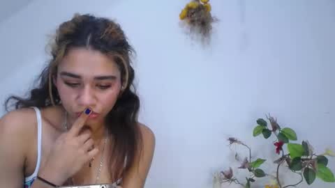 Snapshot of meliss1 chatting on 01.15.25 melissa online show from 01.15.25