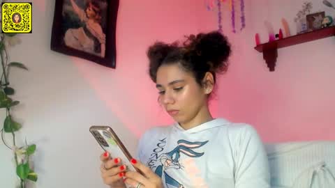 Snapshot of meliss1 chatting on 02.13.25 melissa online show from 02.13.25
