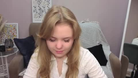 Snapshot of melissa_199 chatting on 10.22.25 Sophia online show from 10.22.25