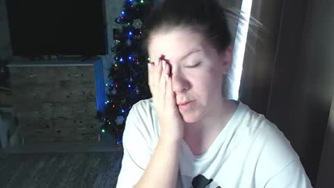 Melissa  Ray online show from 12.12.24