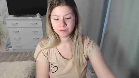 Melissa  Ray online show from 02.19.25