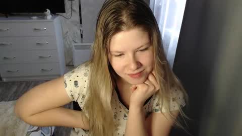 Melissa  Ray online show from 02.19.25