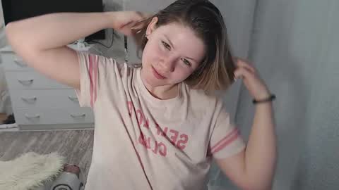 Melissa  Ray online show from 02.20.25