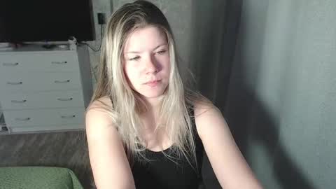Melissa  Ray online show from 02.26.25