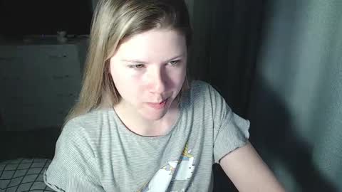 Melissa  Ray online show from 03.04.25