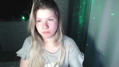Melissa  Ray online show from 03.05.25