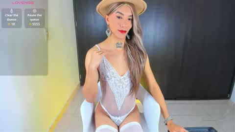 M E L I S S A  online show from 12.06.24