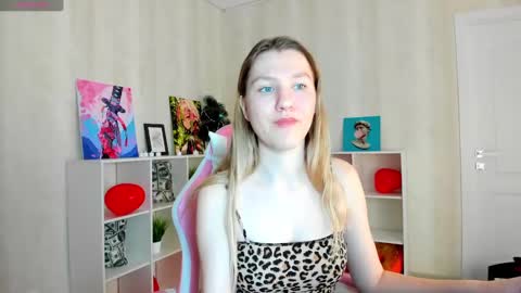 Snapshot of melissa_moooree chatting on 02.27.25 melissa_moooree online show from 02.27.25