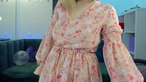 Snapshot of melissa_new22 chatting on 10.19.25 melissa_new22 online show from 10.19.25