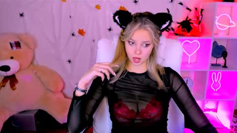 Melissa online show from 10.31.25