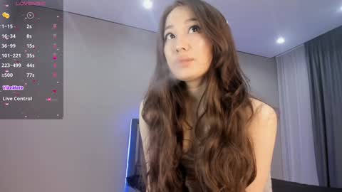 Lisaa online show from 12.29.24