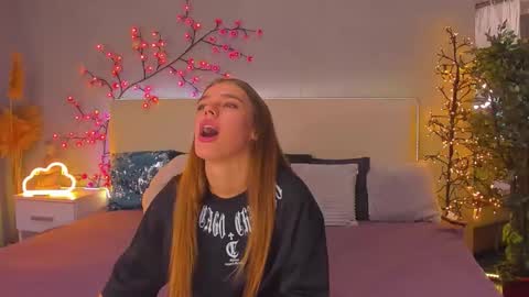 MelissaCrayzy online show from 10.18.25