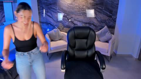 Snapshot of melissamoore_ chatting on 01.12.25 Call me Meli online show from 01.12.25