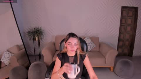 Snapshot of melissamoore_ chatting on 01.15.25 Call me Meli online show from 01.15.25