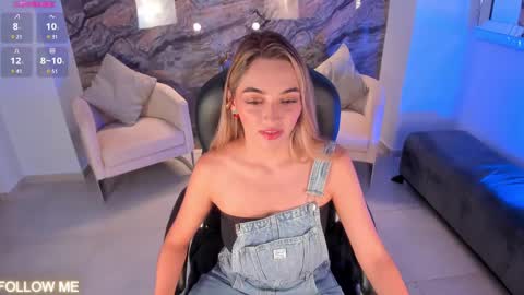 Snapshot of melissamoore_ chatting on 02.19.25 Call me Meli online show from 02.19.25