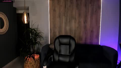 Snapshot of melissamoore_ chatting on 10.19.25 Call me Meli online show from 10.19.25