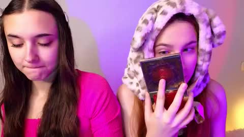 Mel online show from 11.26.25