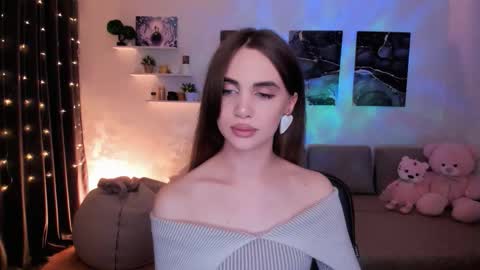 Snapshot of mellifluoustess chatting on 10.18.25 Tessa online show from 10.18.25