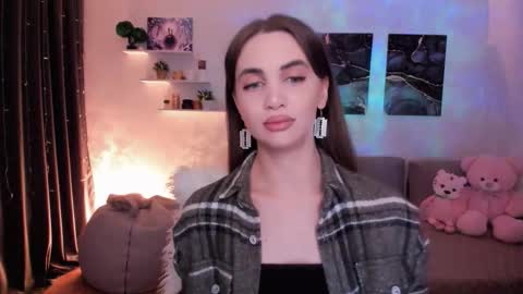 Snapshot of mellifluoustess chatting on 10.20.25 Tessa online show from 10.20.25