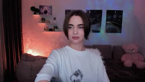 Snapshot of mellifluoustess chatting on 11.20.25 Tessa online show from 11.20.25