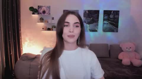 Snapshot of mellifluoustess chatting on 11.21.25 Tessa online show from 11.21.25