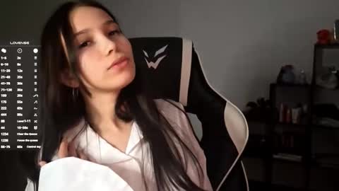 EVA online show from 11.06.25