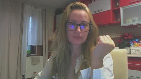 Melly online show from 12.10.24