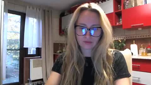 Melly online show from 10.21.25