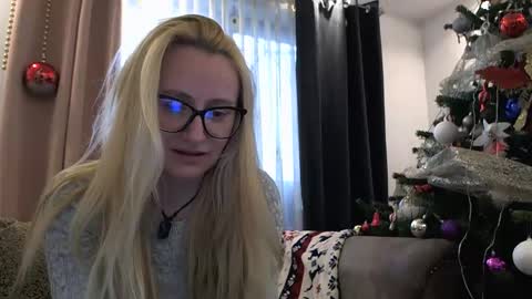 Melly online show from 12.05.25