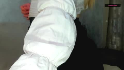 MelMooon online show from 12.18.24