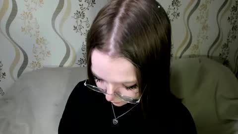 MelMooon online show from 12.15.25