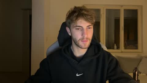 Snapshot of melodicass chatting on 10.24.25 Melodicass online show from 10.24.25