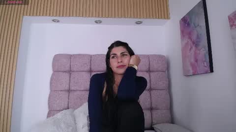 Snapshot of melodiroux_ chatting on 06.14.26 Melodi online show from 06.14.26