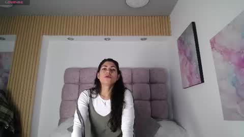 Snapshot of melodiroux_ chatting on 06.21.26 Melodi online show from 06.21.26