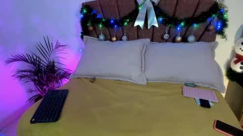  Leslie  online show from 12.19.25