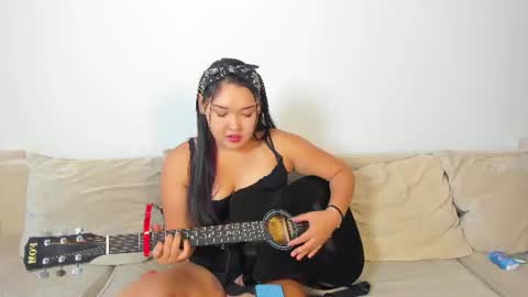 Mia online show from 07.11.26