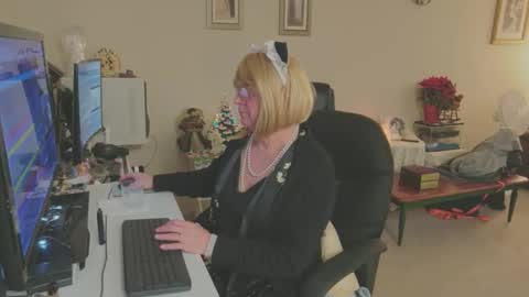 Melody online show from 12.19.25