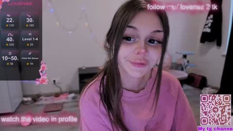 Snapshot of melonipinkbb chatting on 12.06.24 MELONI online show from 12.06.24