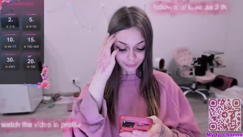 Snapshot of melonipinkbb chatting on 12.08.24 MELONI online show from 12.08.24