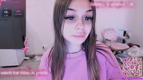 Snapshot of melonipinkbb chatting on 12.09.24 MELONI online show from 12.09.24