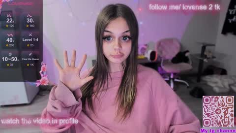 Snapshot of melonipinkbb chatting on 12.10.24 MELONI online show from 12.10.24