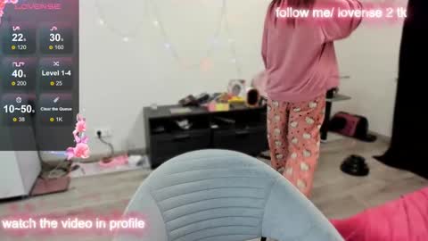 Snapshot of melonipinkbb chatting on 12.15.24 MELONI online show from 12.15.24