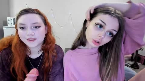 Snapshot of melonipinkbb chatting on 12.17.24 MELONI online show from 12.17.24