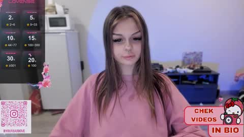 Snapshot of melonipinkbb chatting on 02.13.25 MELONI online show from 02.13.25