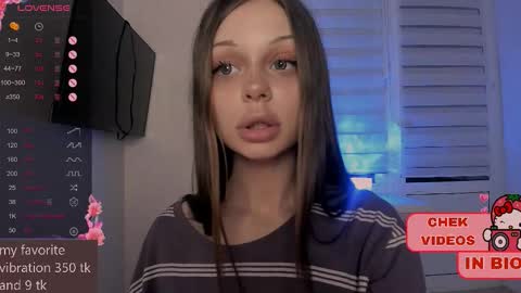 Snapshot of melonipinkbb chatting on 09.10.25 MELONI online show from 09.10.25