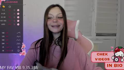 Snapshot of melonipinkbb chatting on 10.18.25 MELONI online show from 10.18.25