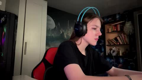 Hi Im Aria 18 years old online show from 09.22.25