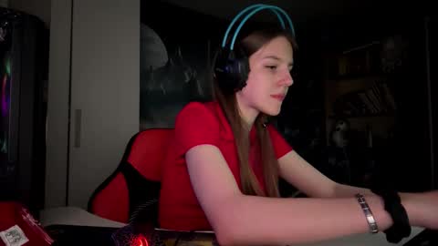 Hi Im Aria 18 years old online show from 10.05.25