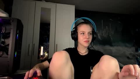 Hi Im Aria 18 years old online show from 10.12.25