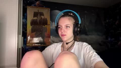 Hi Im Aria 18 years old online show from 11.12.25